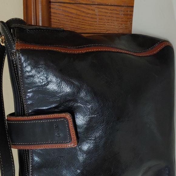 Piero Vintage Leather Crossbody Bag - Picture 5 of 16